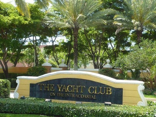 160 YACHT CLUB Way, Unit 211, Hypoluxo, FL 33462