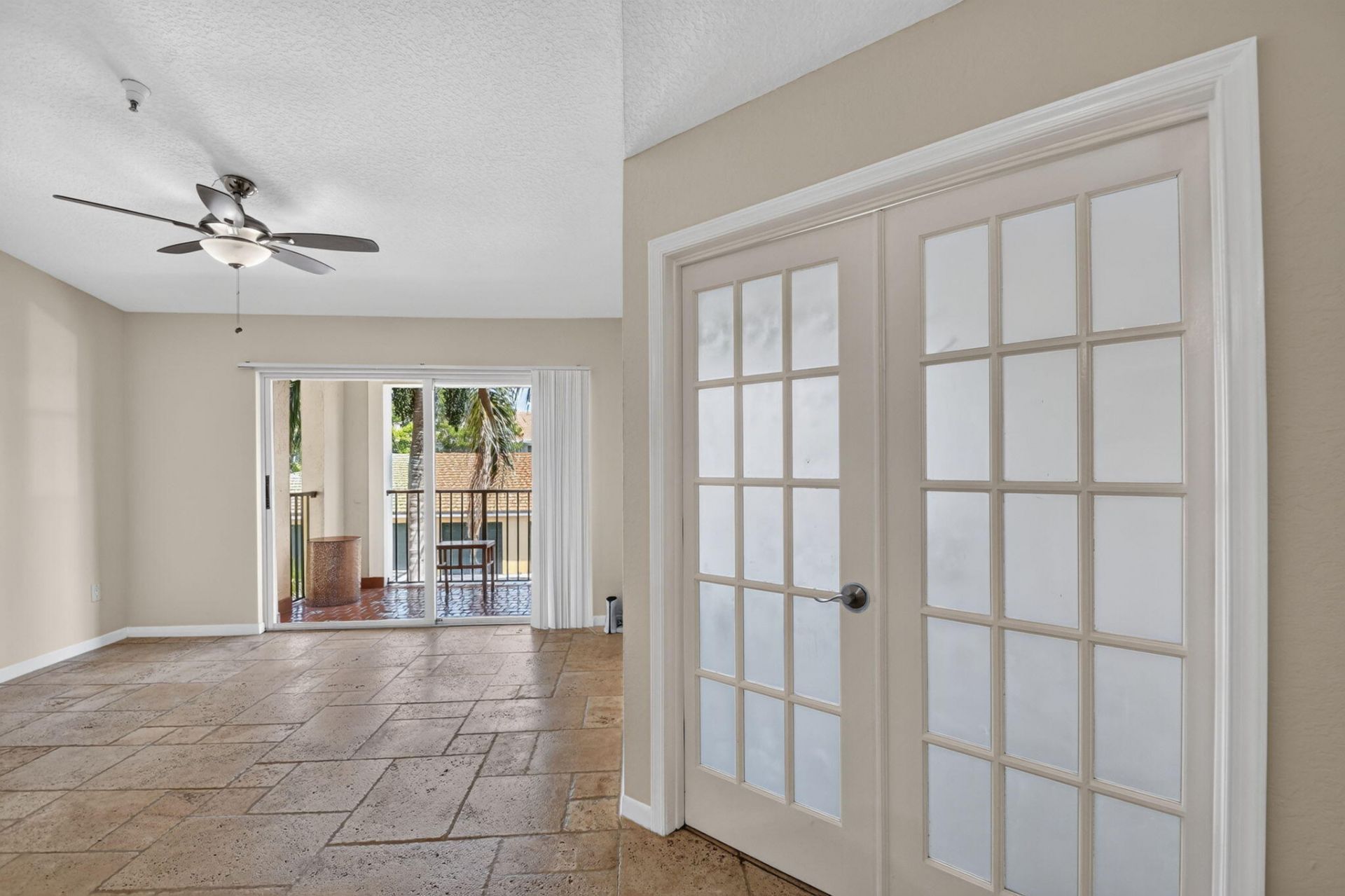 160 Yacht Club Way, Unit 211, Hypoluxo, FL 33462 Photo