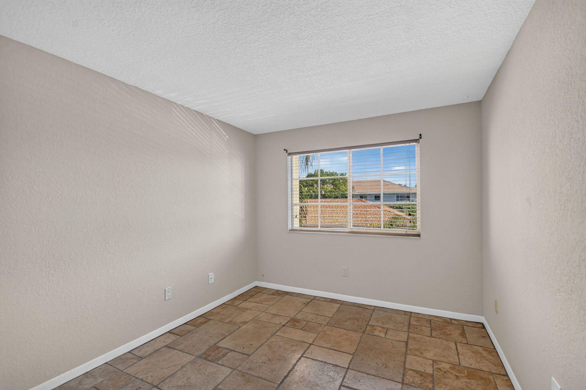 160 Yacht Club Way, Unit 211, Hypoluxo, FL 33462 Photo
