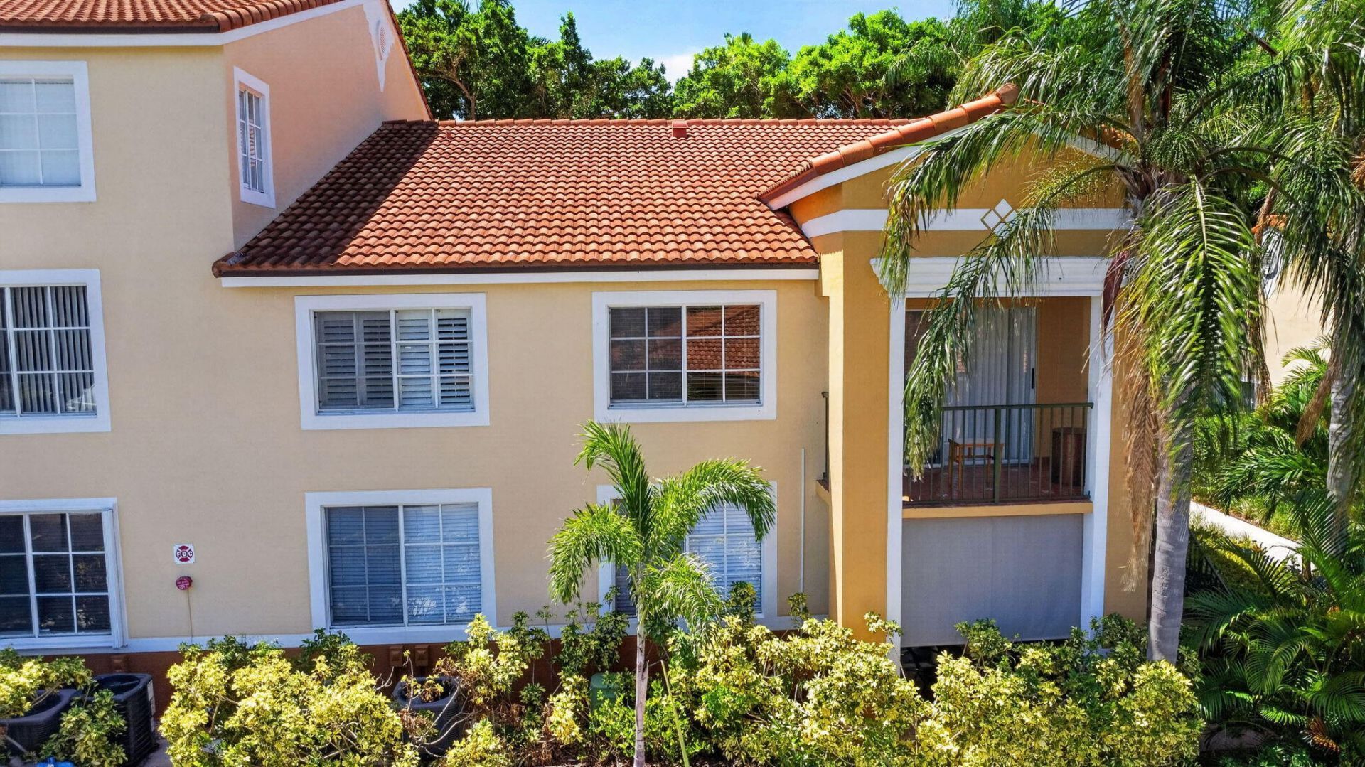 160 Yacht Club Way, Unit 211, Hypoluxo, FL 33462 Photo