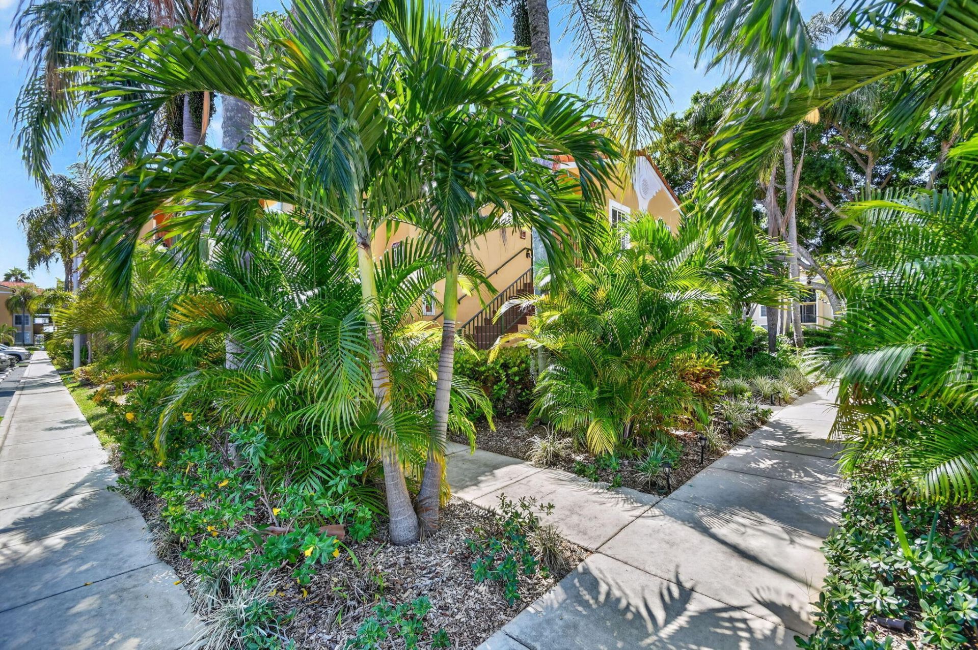 160 Yacht Club Way, Unit 211, Hypoluxo, FL 33462 Photo