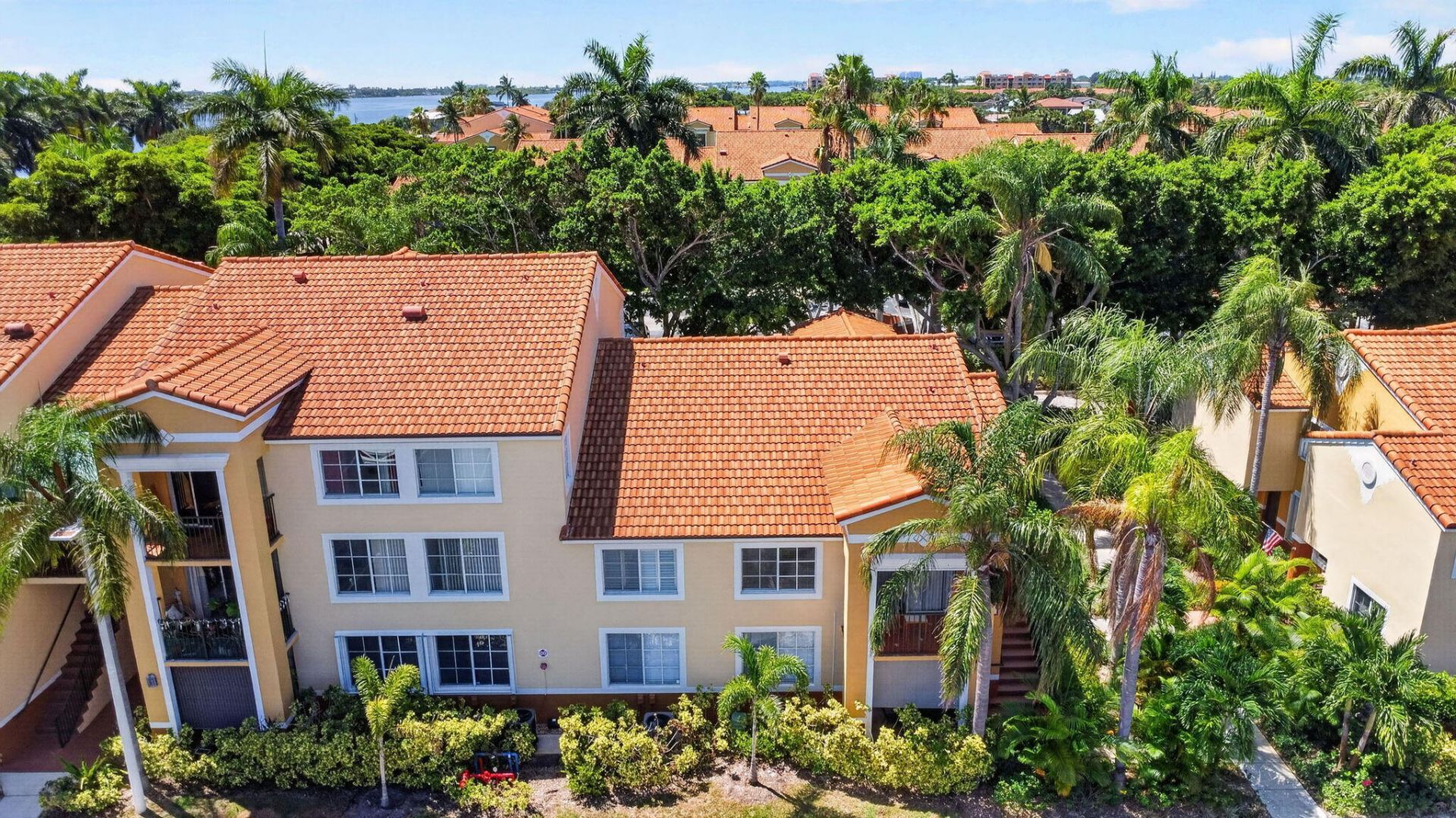 160 Yacht Club Way, Unit 211, Hypoluxo, FL 33462 Photo