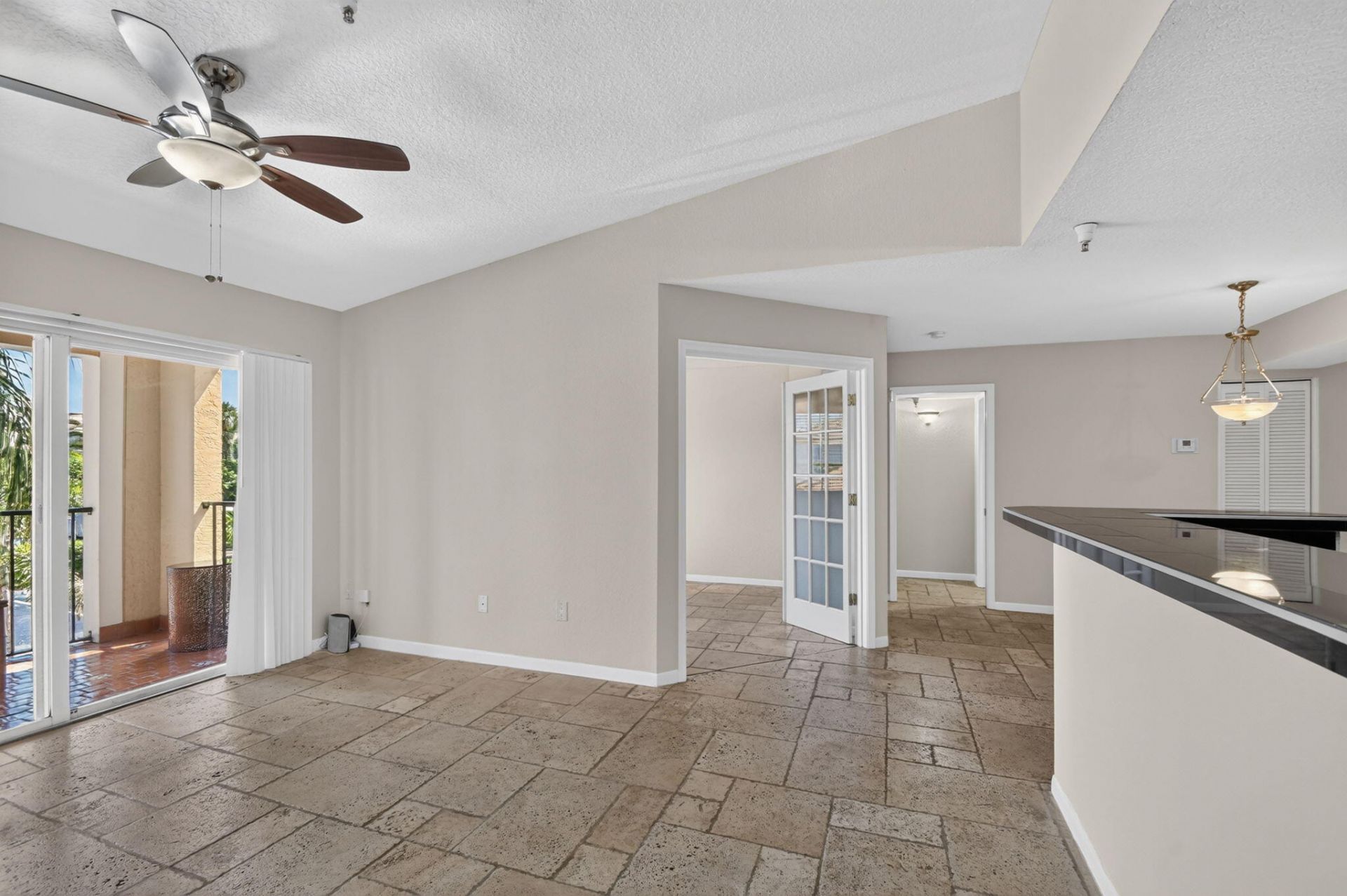160 Yacht Club Way, Unit 211, Hypoluxo, FL 33462 Photo