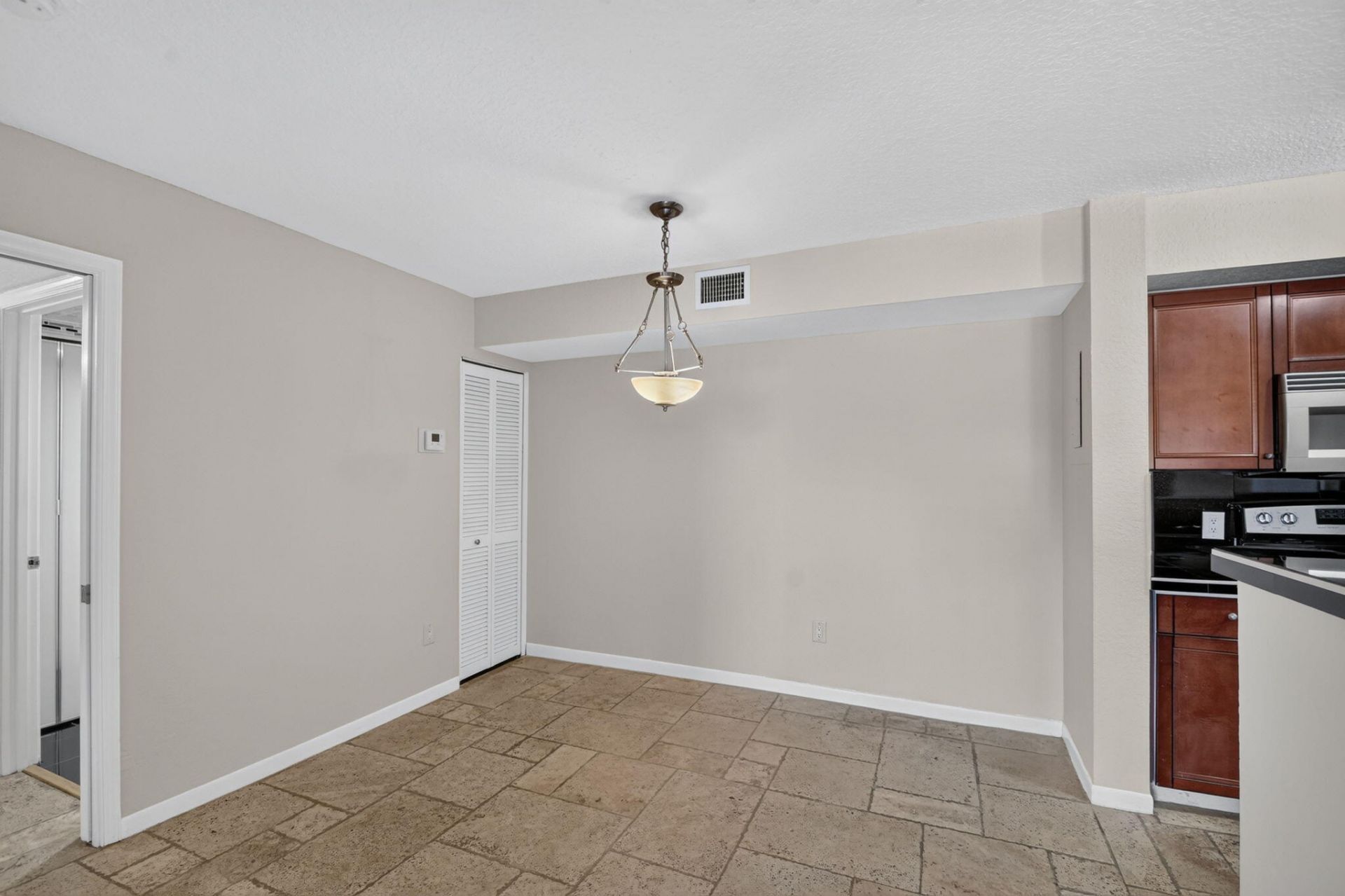 160 Yacht Club Way, Unit 211, Hypoluxo, FL 33462 Photo