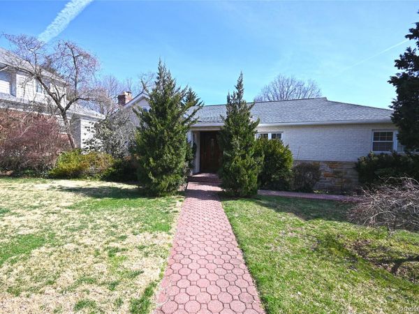 10 Stony Run Road , Great Neck, NY 11023