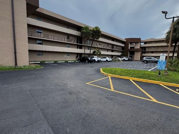 702 NW 87th Ave , Unit 105, Miami, FL 33172
