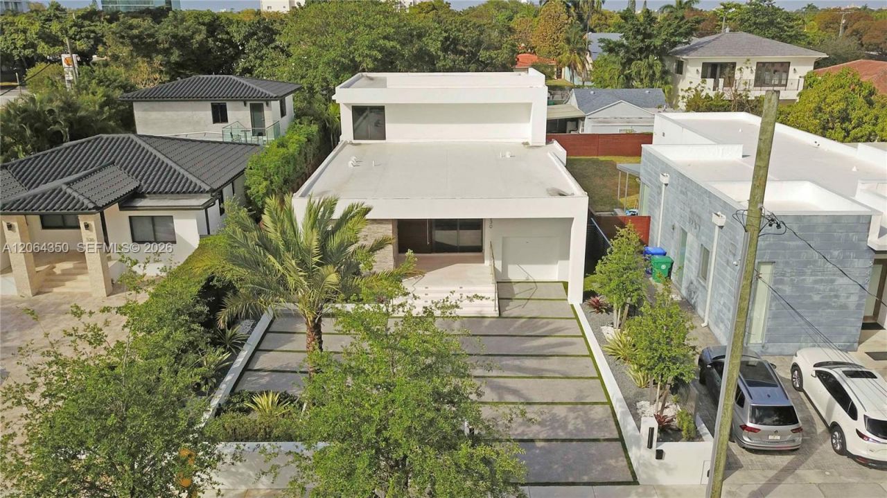 330 SW 19th Rd , Unit 1, Miami, FL 33129 Photo