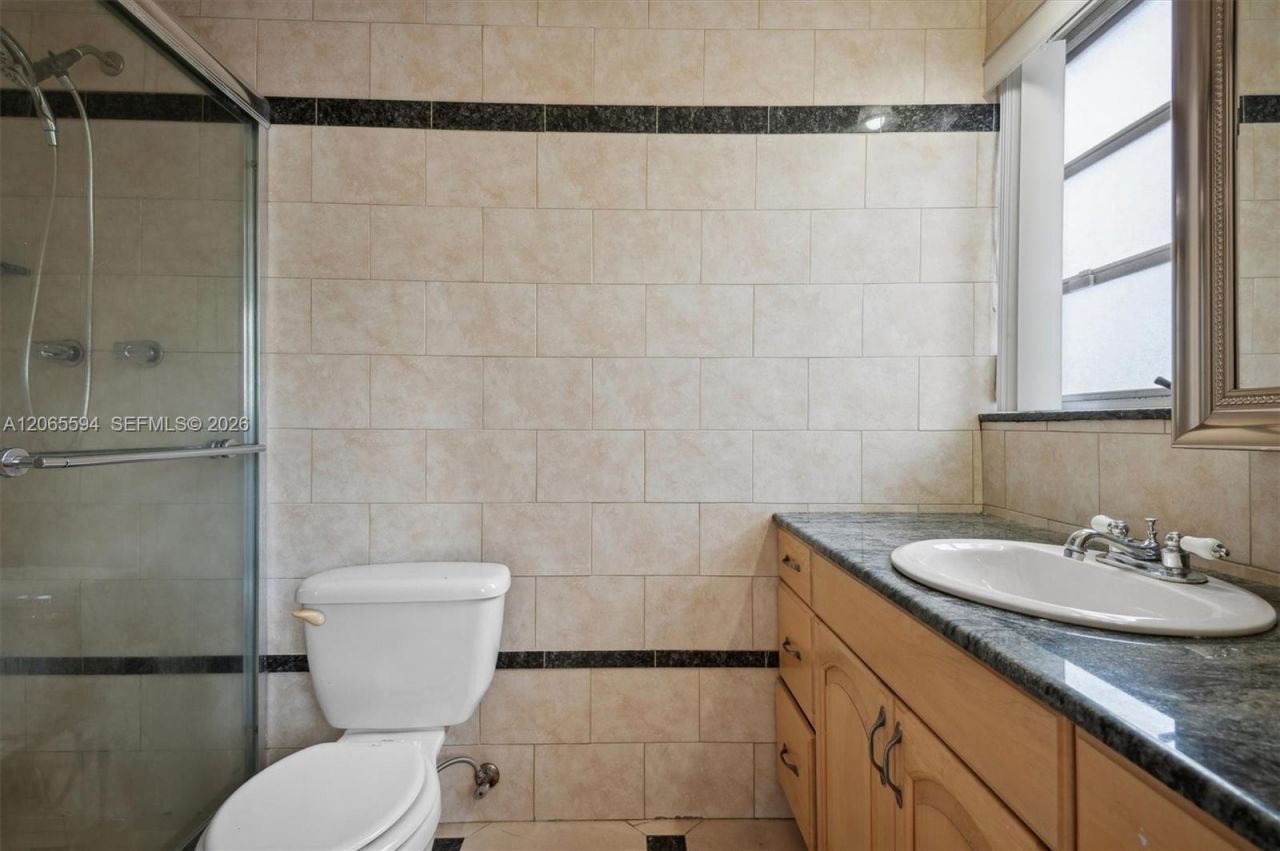 619 NE 14th Ave, Unit 101, Hallandale Beach, FL 33009 Photo