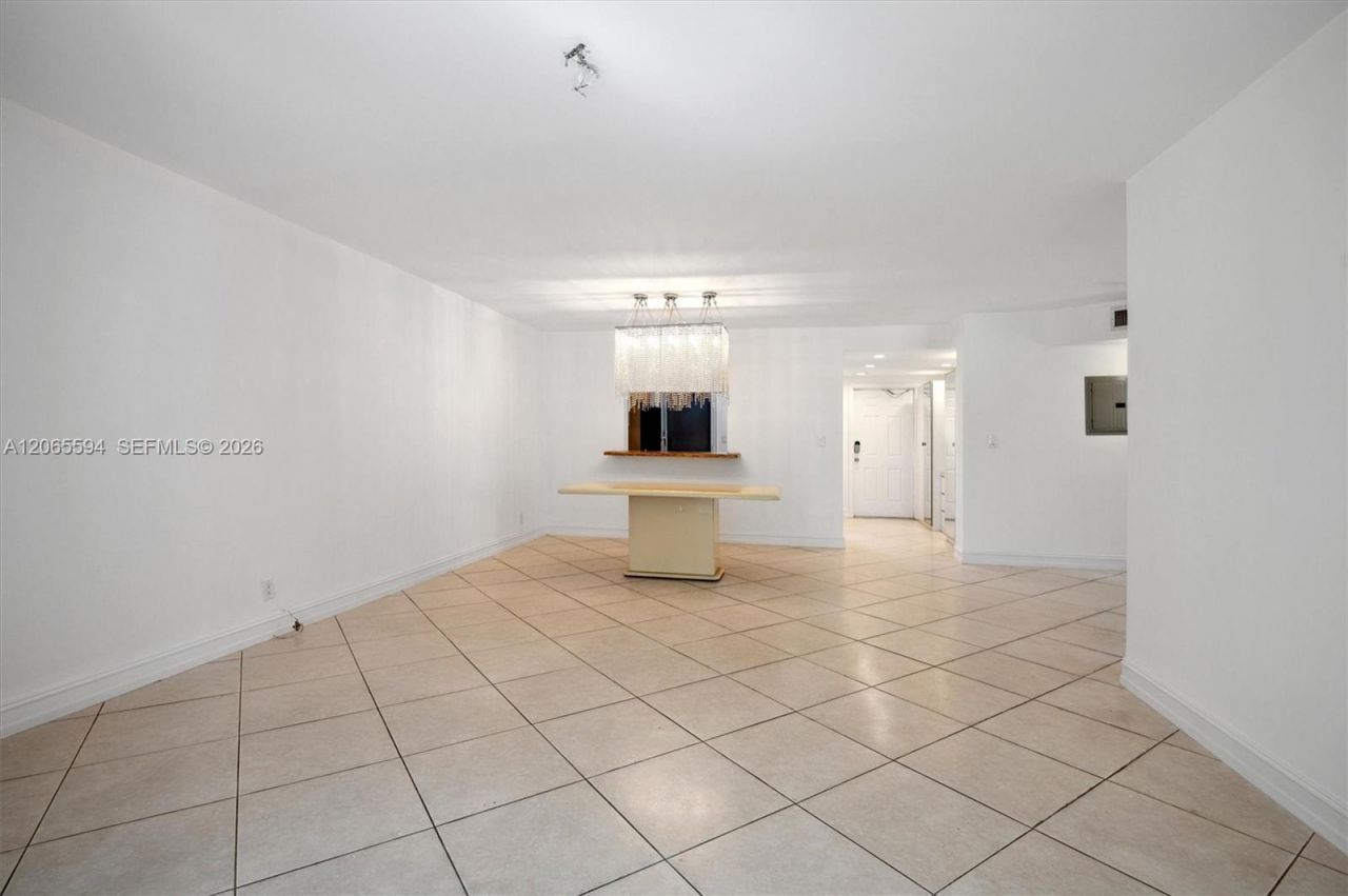 619 NE 14th Ave, Unit 101, Hallandale Beach, FL 33009 Photo