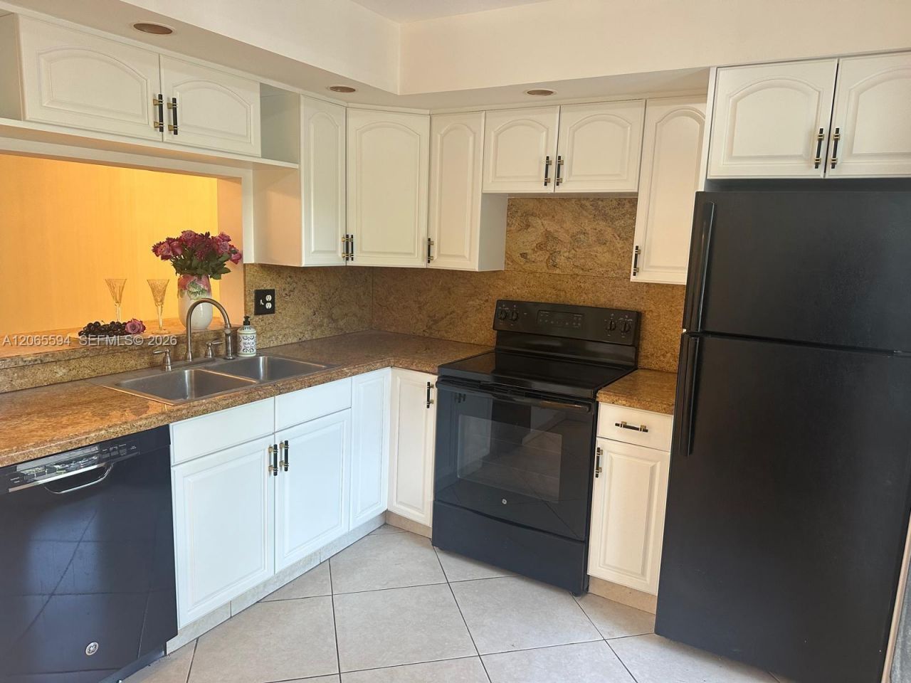 619 NE 14th Ave, Unit 101, Hallandale Beach, FL 33009 Photo