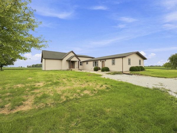6231 E 600, Gas City, IN 46933