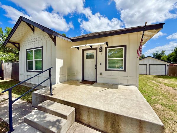1401 W 7th ST, Taylor, TX 76574
