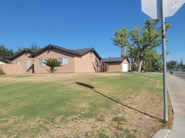 3512 S. Halfmoon Dr, Bakersfield, CA 93309