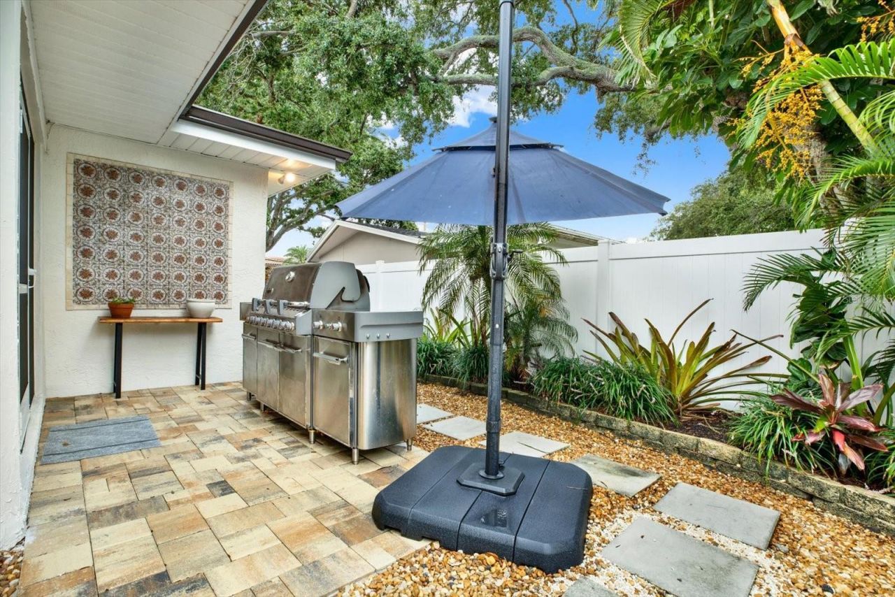 1040 Palm Drive, Belleair Beach, FL 33786 Photo