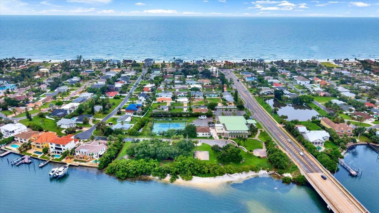 1040 Palm Drive, Belleair Beach, FL 33786 Photo