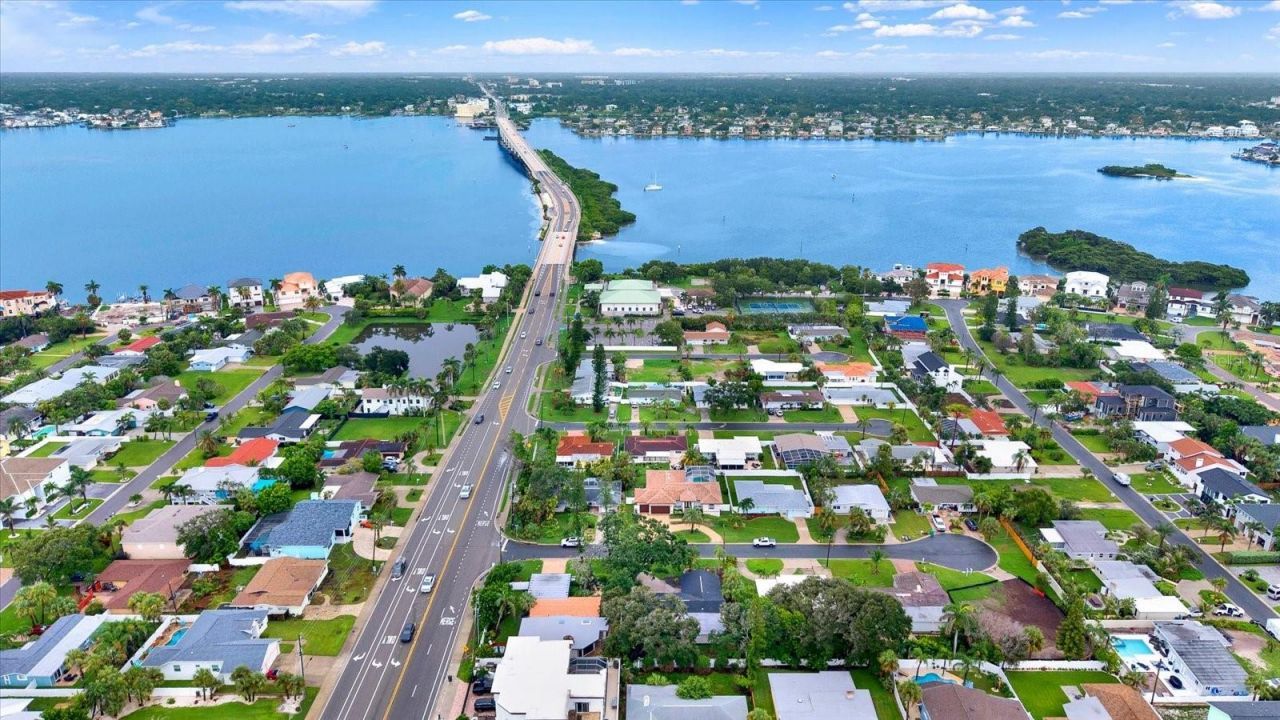 1040 Palm Drive, Belleair Beach, FL 33786 Photo