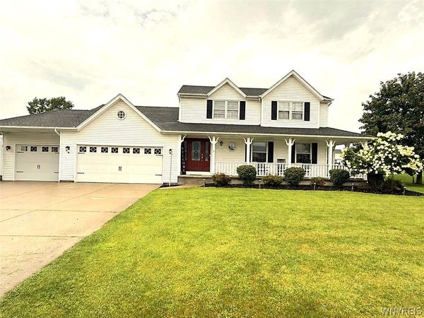 5220 Kennedy Crescent, Sanborn, NY 14132