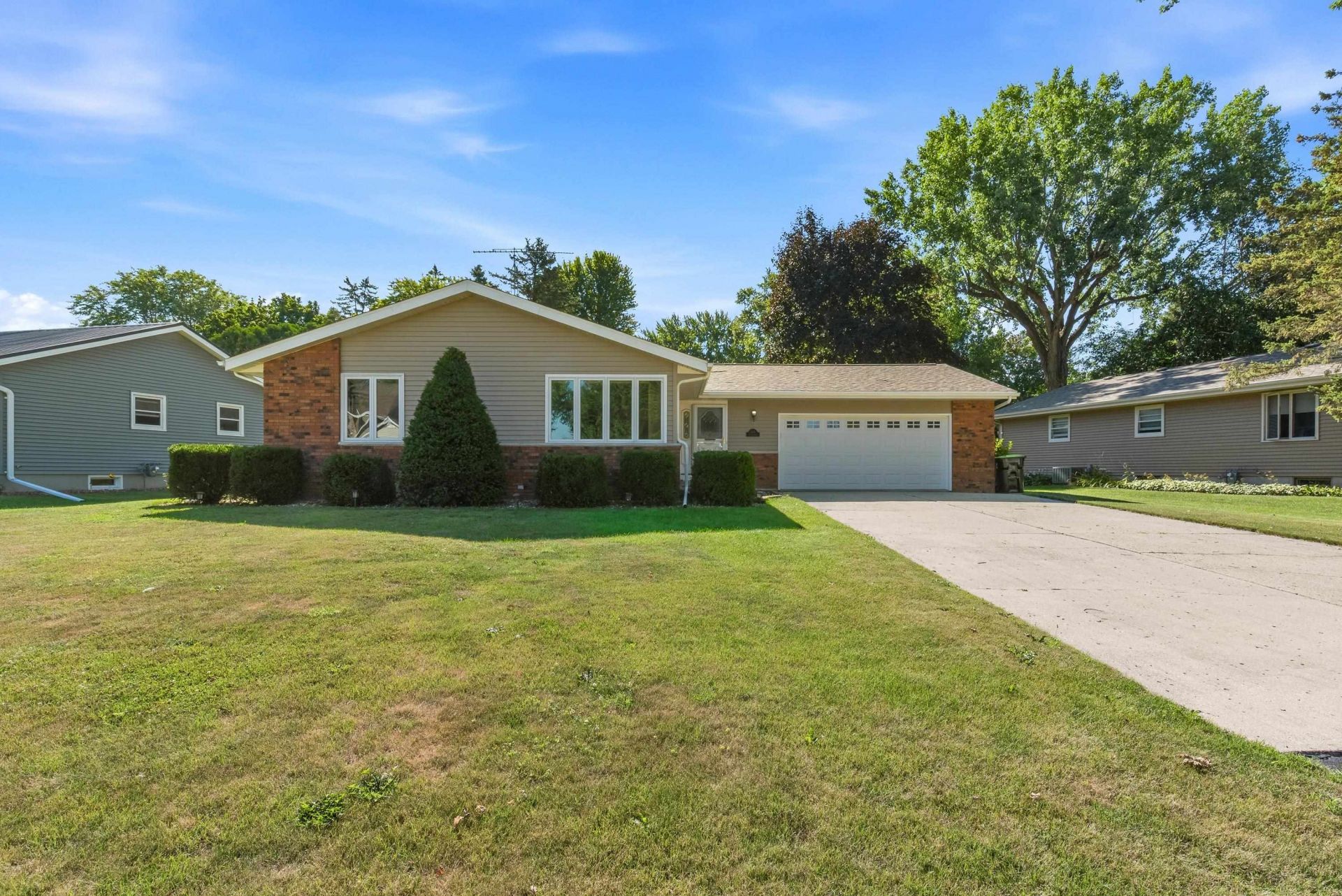 205 Starkweather Drive, Beaver Dam, WI 53916 Main Photo