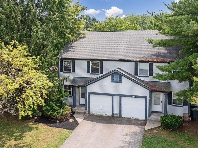 3697 Heatherglen Drive, Columbus, OH 43221 Photo 1