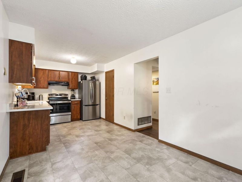 3697 Heatherglen Drive, Columbus, OH 43221 Photo 11