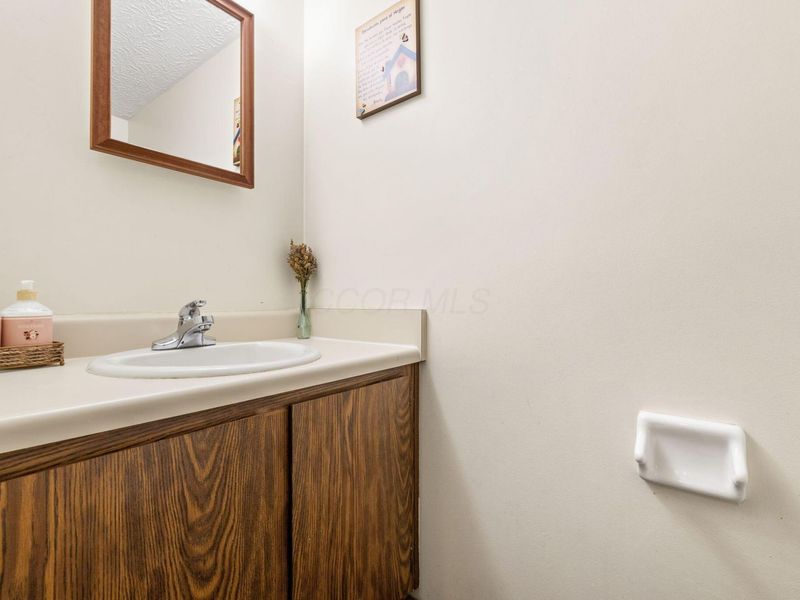3697 Heatherglen Drive, Columbus, OH 43221 Photo 15