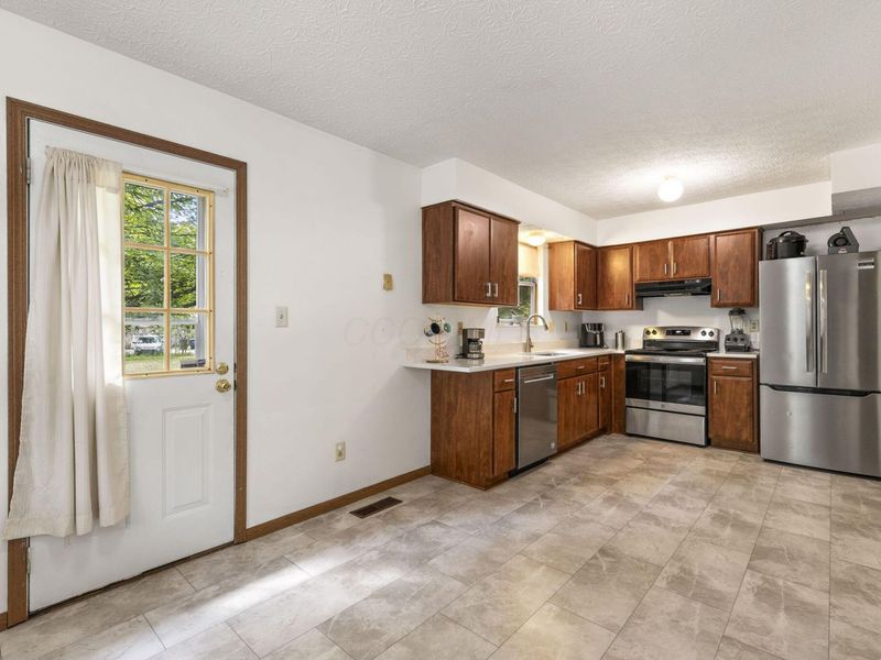 3697 Heatherglen Drive, Columbus, OH 43221 Photo 3
