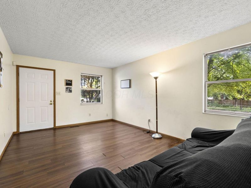 3697 Heatherglen Drive, Columbus, OH 43221 Photo 3