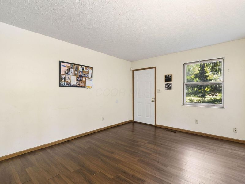 3697 Heatherglen Drive, Columbus, OH 43221 Photo 4