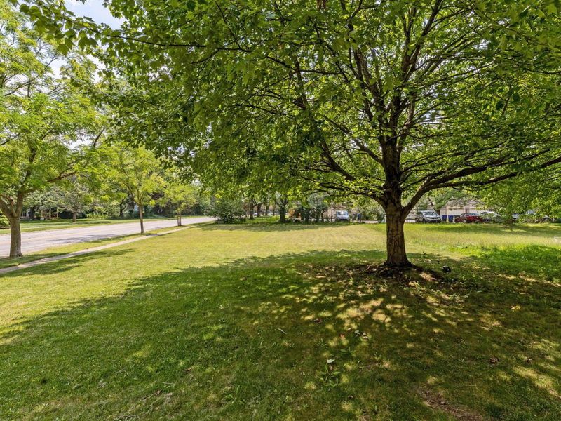 3697 Heatherglen Drive, Columbus, OH 43221 Photo 5