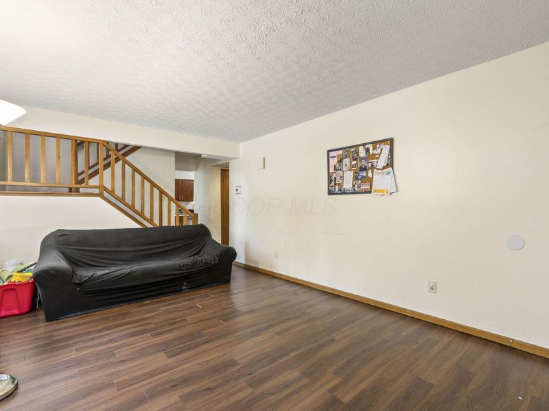 3697 Heatherglen Drive, Columbus, OH 43221 Photo 5