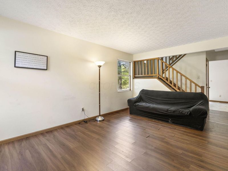3697 Heatherglen Drive, Columbus, OH 43221 Photo 6