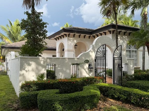 15901 NW 83rd Pl , Miami Lakes, FL 33016