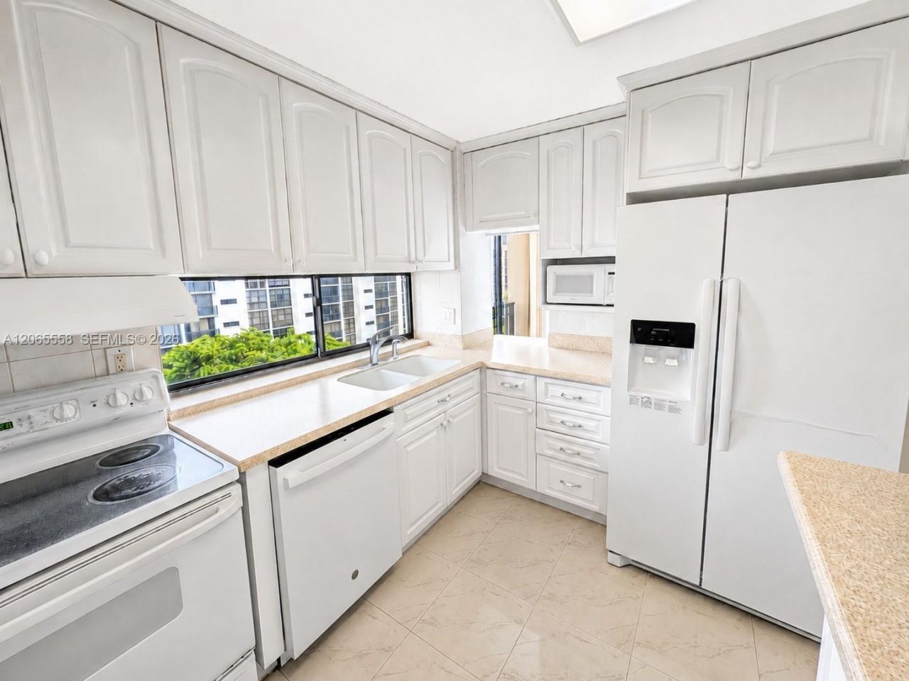 17011 N Bay Rd , Unit 801, Sunny Isles Beach, FL 33160 Photo