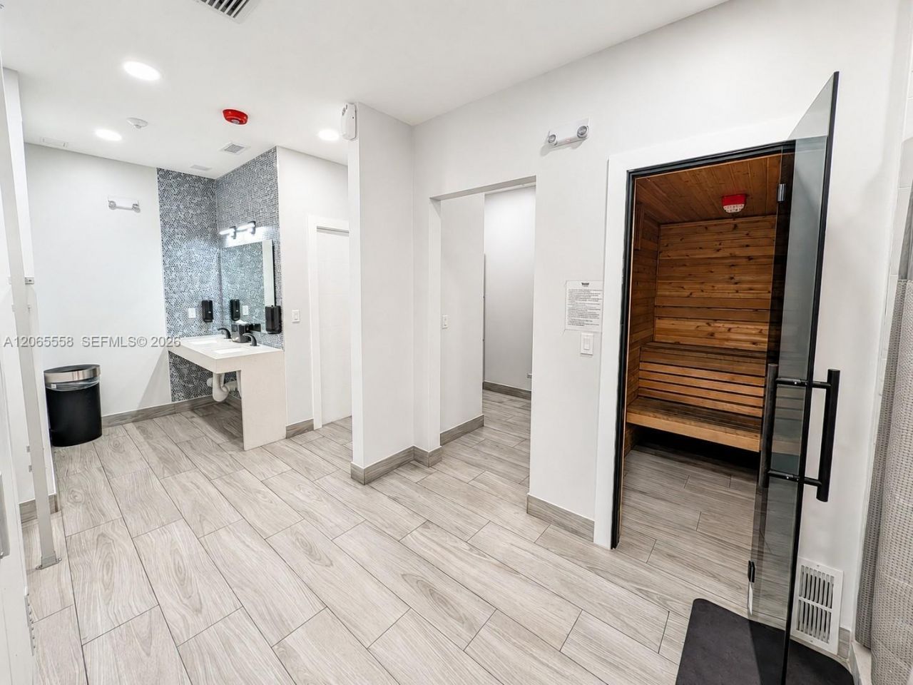 17011 N Bay Rd , Unit 801, Sunny Isles Beach, FL 33160 Photo