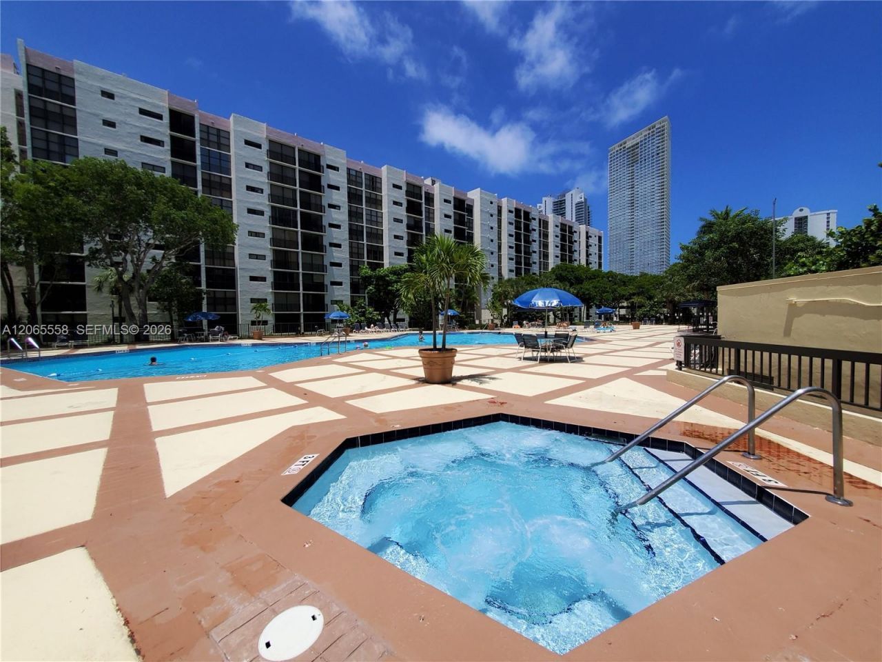 17011 N Bay Rd , Unit 801, Sunny Isles Beach, FL 33160 Photo