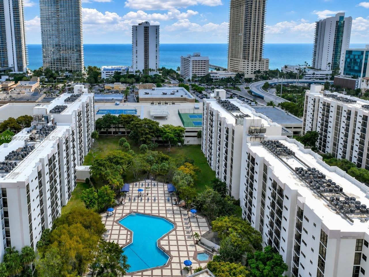 17011 N Bay Rd , Unit 801, Sunny Isles Beach, FL 33160 Photo