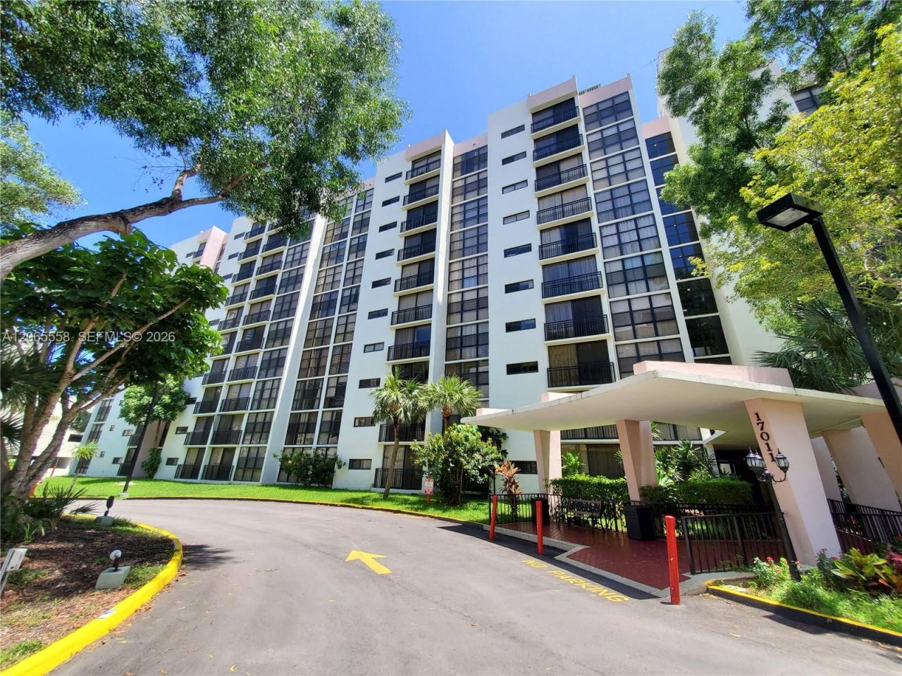 17011 N Bay Rd , Unit 801, Sunny Isles Beach, FL 33160 Photo