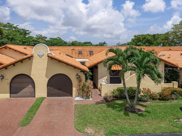 5325 S Bolero Circle, Delray Beach, FL 33484