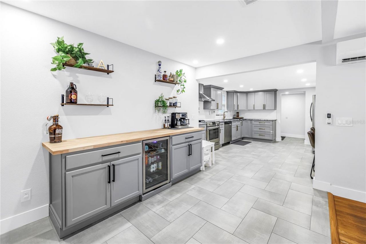 3935 Burlington Avenue N, Saint Petersburg, FL 33713 Photo
