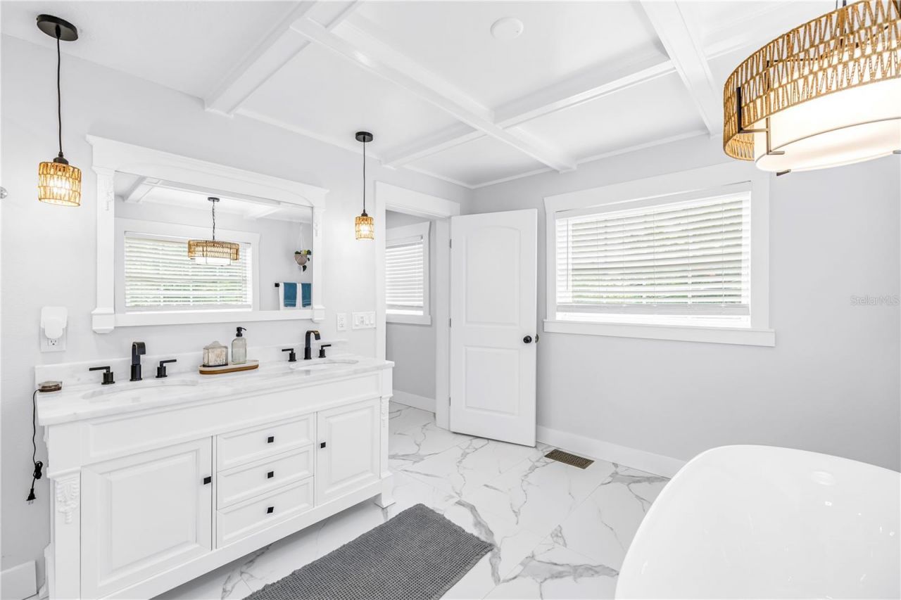 3935 Burlington Avenue N, Saint Petersburg, FL 33713 Photo