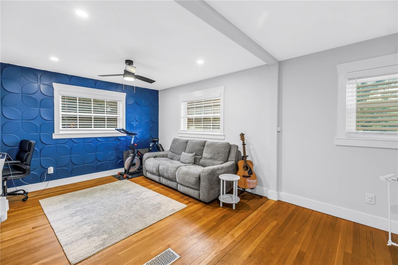 3935 Burlington Avenue N, Saint Petersburg, FL 33713 Photo
