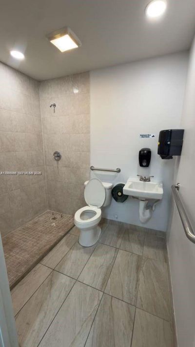 1671 W 37th St, Unit 2, Hialeah, FL 33012 Photo