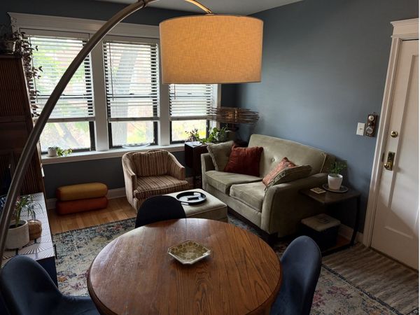 2719 W Wellington Avenue, Unit 2, Chicago, IL 60618