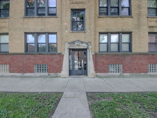 2719 W Wellington Avenue, Unit 2, Chicago, IL 60618