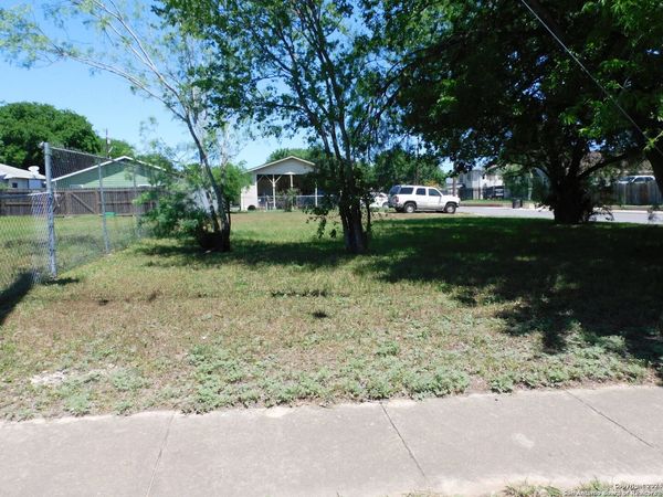 3827 Bay St, San Antonio, TX 78237