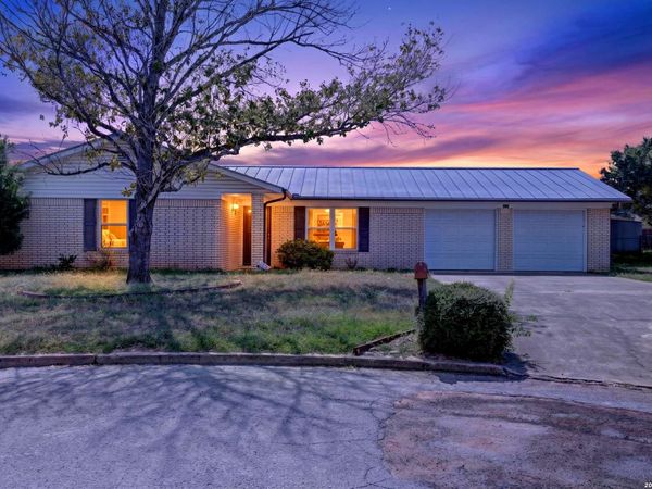 515 GEORGIA ANN DR, Pleasanton, TX 78064