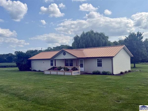 102 E Quail Ave, Carlisle, IN 47838