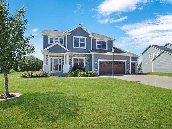 N60W13839 Weyerhaven DRIVE, Menomonee Falls, WI 53051