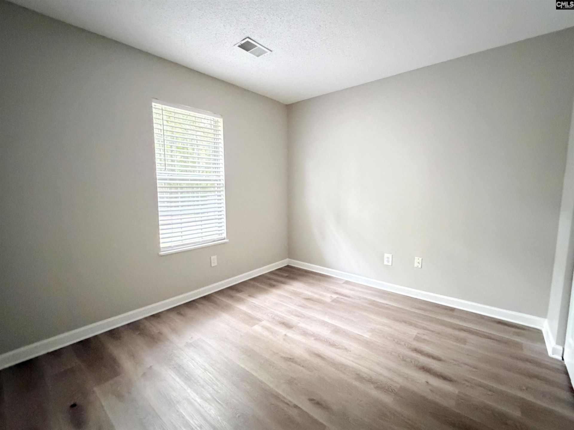 532 Oakbrook Village Road  Photo 10