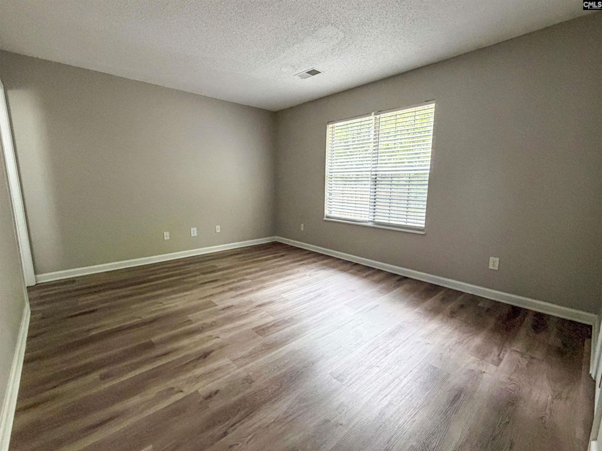 532 Oakbrook Village Road  Photo 8